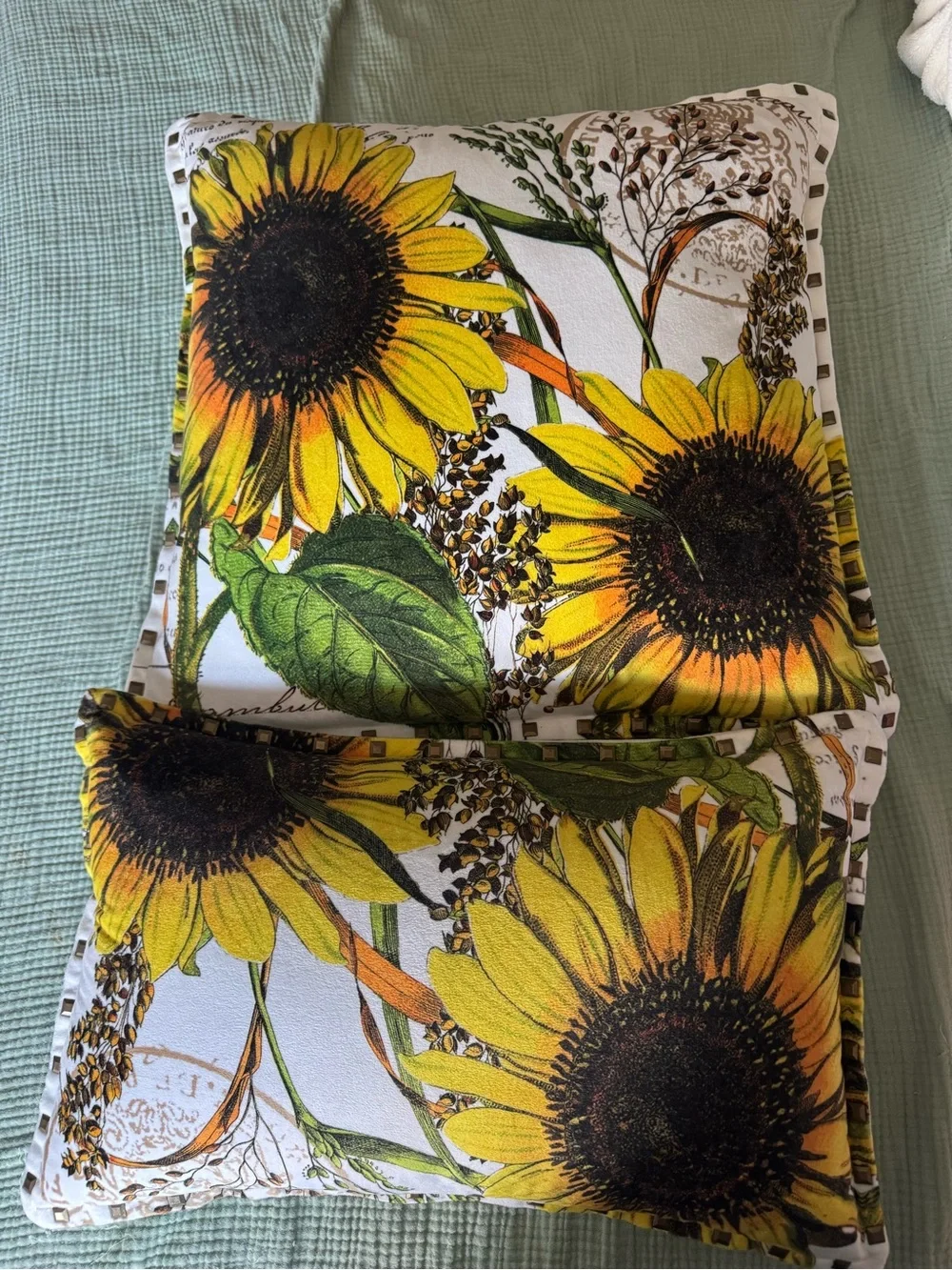 Sunflower 🌻 Throw Pillows
